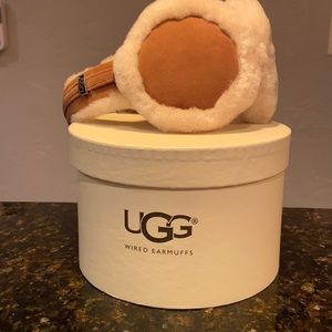 UGG NWT wired sheepskin earmuffs